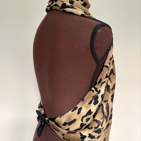 New Gucci Animal Print Stole Silk Satin Scarf with Gucci Box - Picture 10 of 16